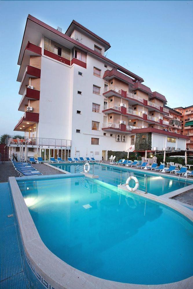 Gallia Club Hotel Cesenatico Exterior photo
