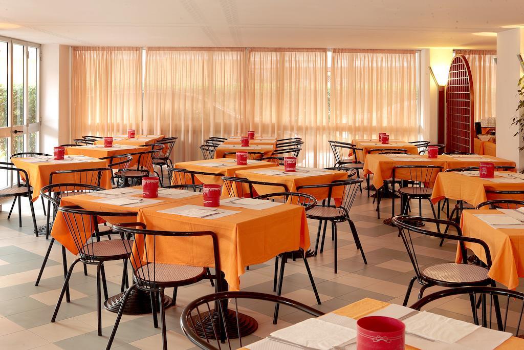Gallia Club Hotel Cesenatico Exterior photo